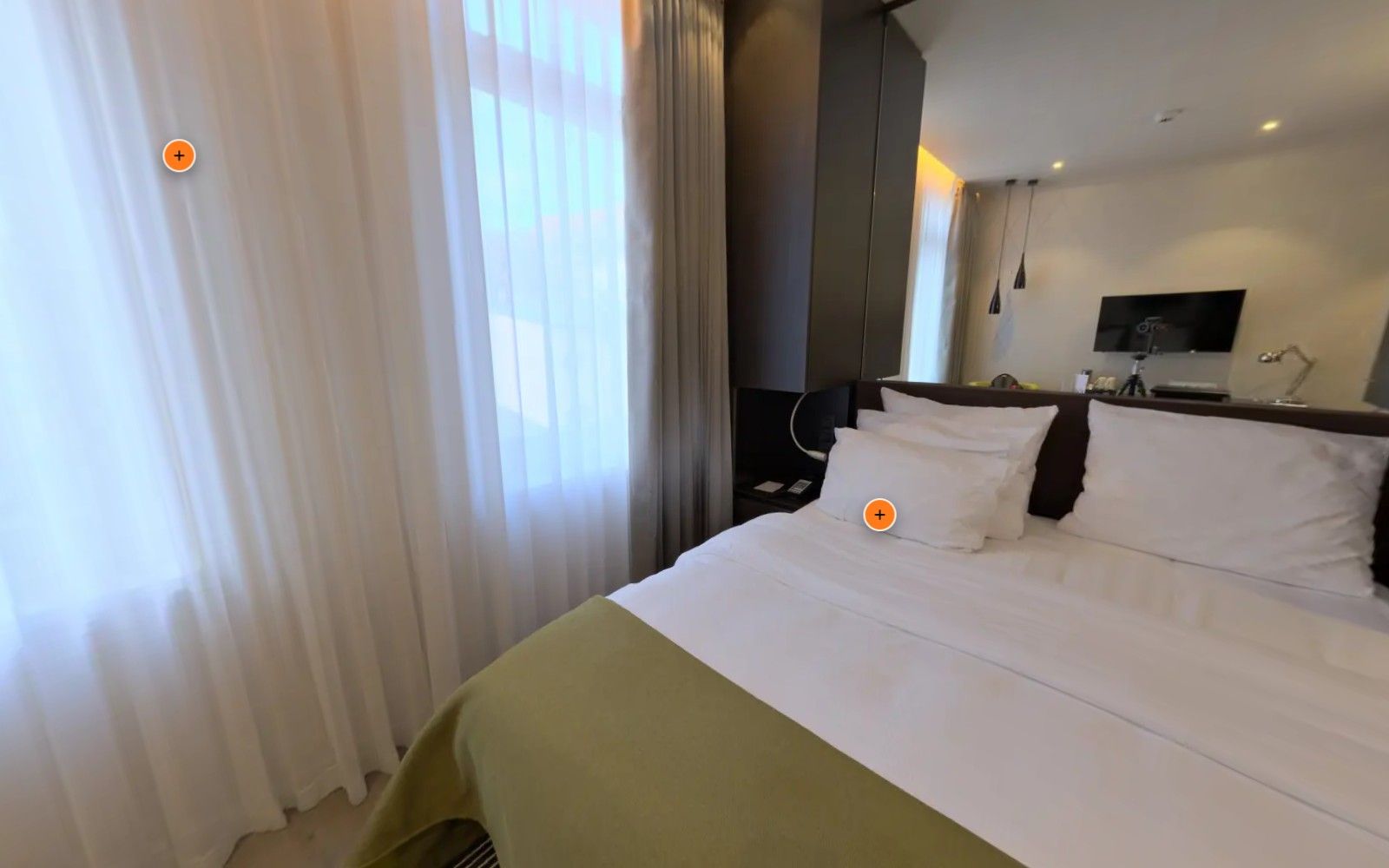 Vorschau des Beispiel-Rundgangs: Hotelzimmer (Doppelzimmer mit Arbeitsplatz)